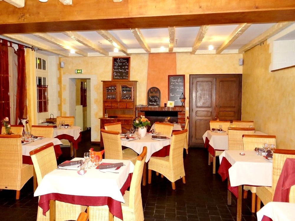 Logis-Hotel Restaurant Auberge Les Vallees Du Perche Vicheres Exterior photo