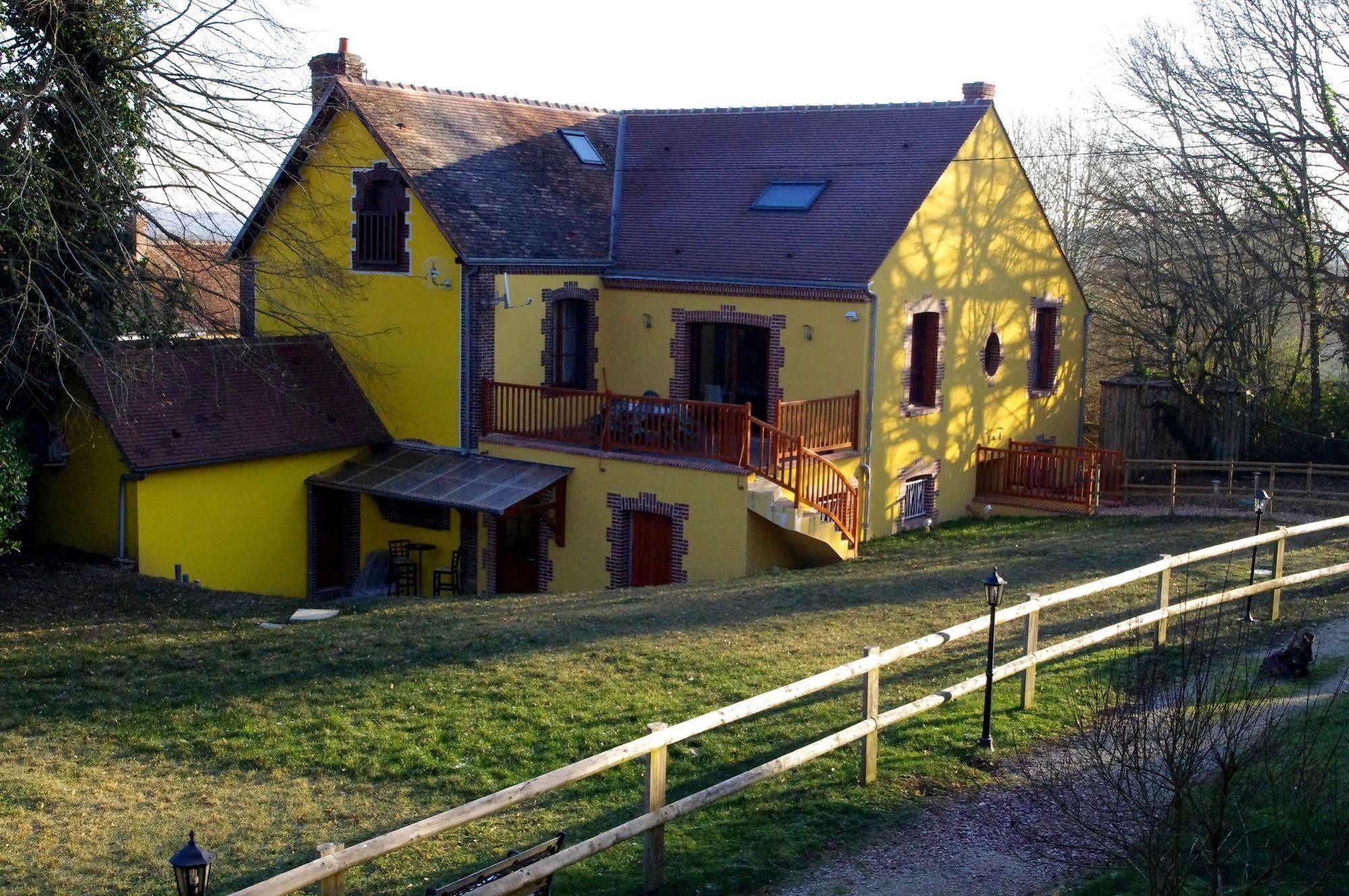 Logis-Hotel Restaurant Auberge Les Vallees Du Perche Vicheres Exterior photo